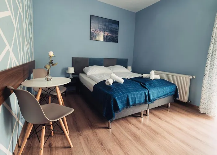 Sudecka ホームステイ *