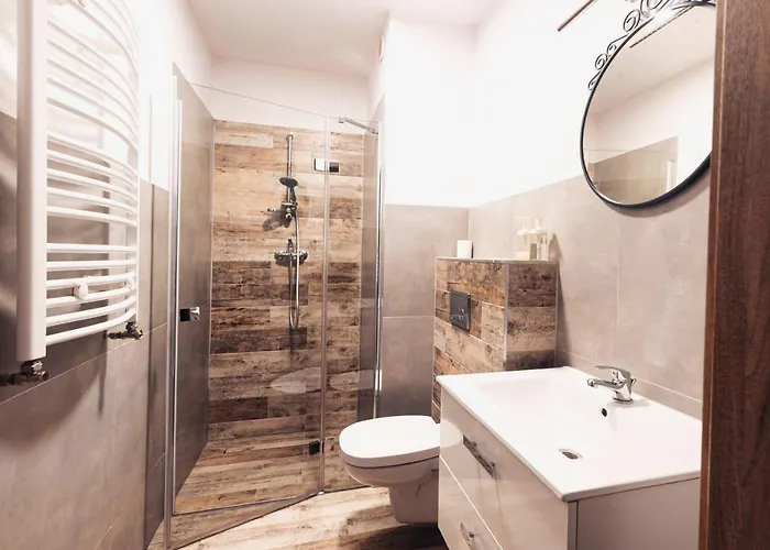 Sudecka ホームステイ *